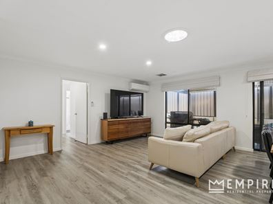 10 Wooleen Parkway, Beeliar WA 6164