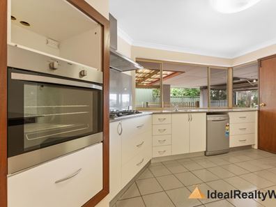 27 Blandfield Way, Parkwood WA 6147