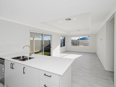 13 Loyalty Way, Yanchep WA 6035
