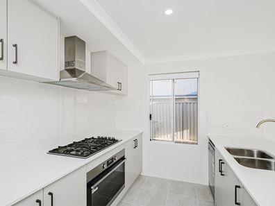13 Loyalty Way, Yanchep WA 6035