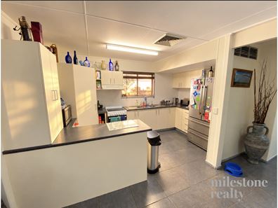 422 Hibiscus Street, Tom Price WA 6751
