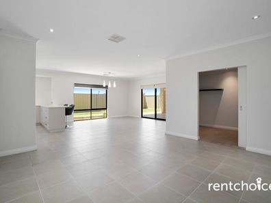 15 Fawcett Road, Lake Coogee WA 6166