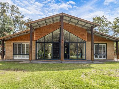 125 Tuart Grove Avenue, Lake Clifton WA 6215