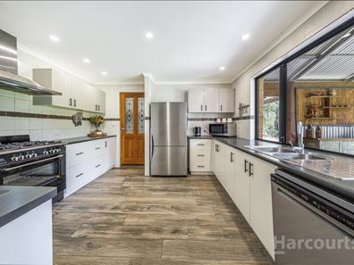 125 Tuart Grove Avenue, Lake Clifton WA 6215