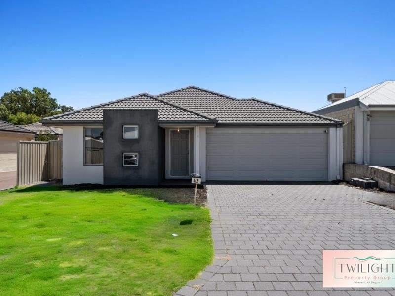 42 Broadmoor Loop, Meadow Springs WA 6210