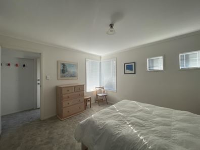 6 Collett Place, Guilderton WA 6041