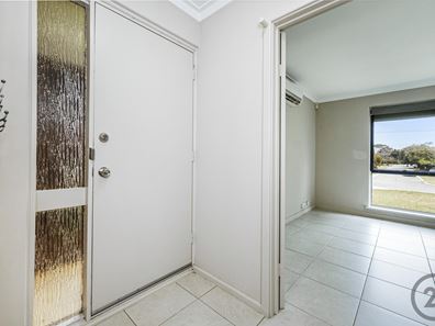 25 Bampton Way, Warnbro WA 6169
