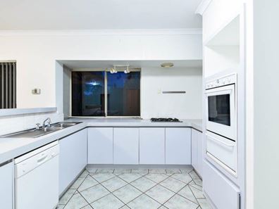 16 Turquoise Court, Forrestfield WA 6058