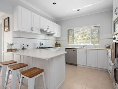 6 Lewis Street, Lamington WA 6430