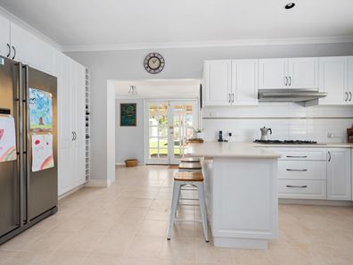 6 Lewis Street, Lamington WA 6430