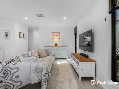 27 Wraysbury Road, Aveley WA 6069
