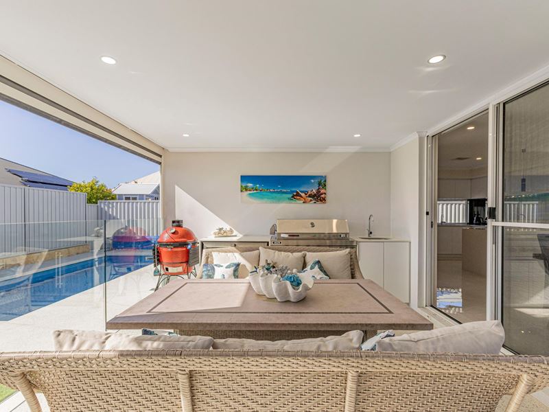 15 Bromfield Avenue, Brabham WA 6055