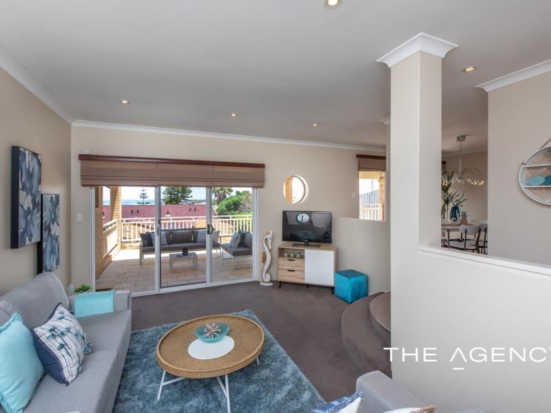 7/8 Toulon Circle, Mindarie WA 6030