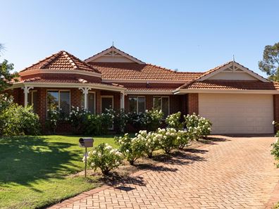 10 Fairmount Close, Bibra Lake WA 6163