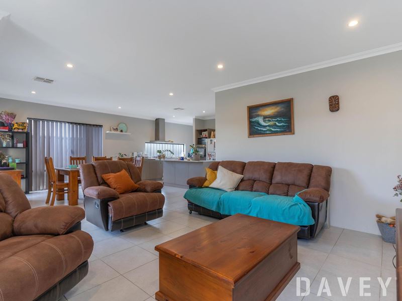 42 Panzano Circuit, Woodvale WA 6026