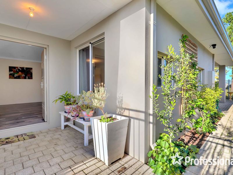 1 Highland Rise, Piara Waters WA 6112
