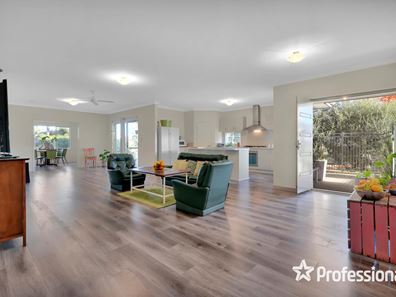 1 Highland Rise, Piara Waters WA 6112