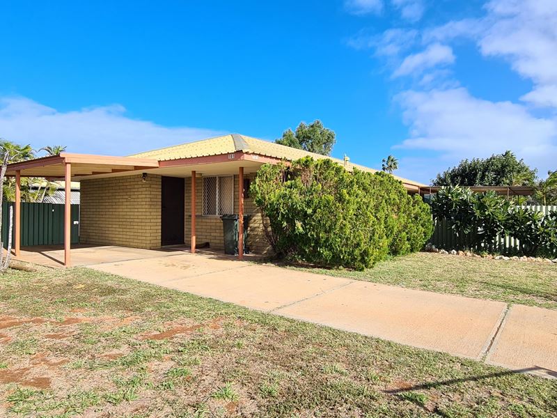 101 David Brand Drive, Carnarvon