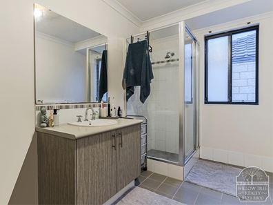 4 Ghost Gum Gardens, Baldivis WA 6171