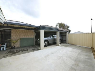 220 Golf Links Drive, Carramar WA 6031