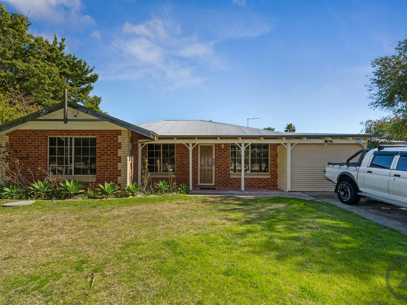 2 Pardee Elbow, Greenfields