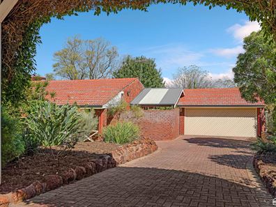 13 Dyer Street, Kelmscott WA 6111