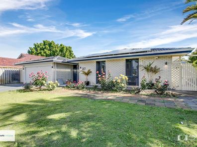 37 Leicester Square, Alexander Heights WA 6064