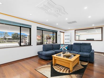 15 Hutt Rd, Morley WA 6062