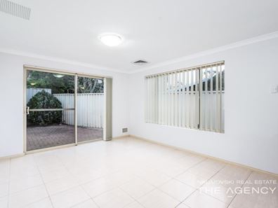 8A Maroog Way, Nollamara WA 6061