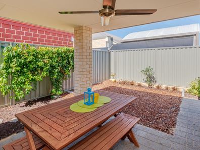 34 Doryanthes Avenue, Piara Waters WA 6112