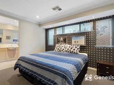 10 Columbia Parkway, Piara Waters WA 6112