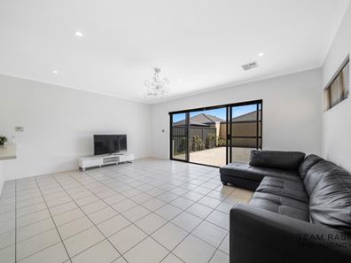 6 Cheyne Way, Caversham WA 6055