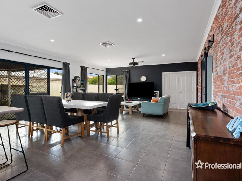32 Tumbarri Way, Hannans