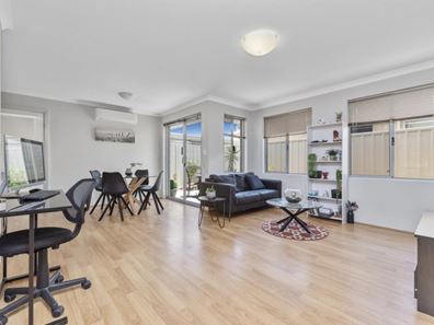 78 Leisure Way, Halls Head WA 6210
