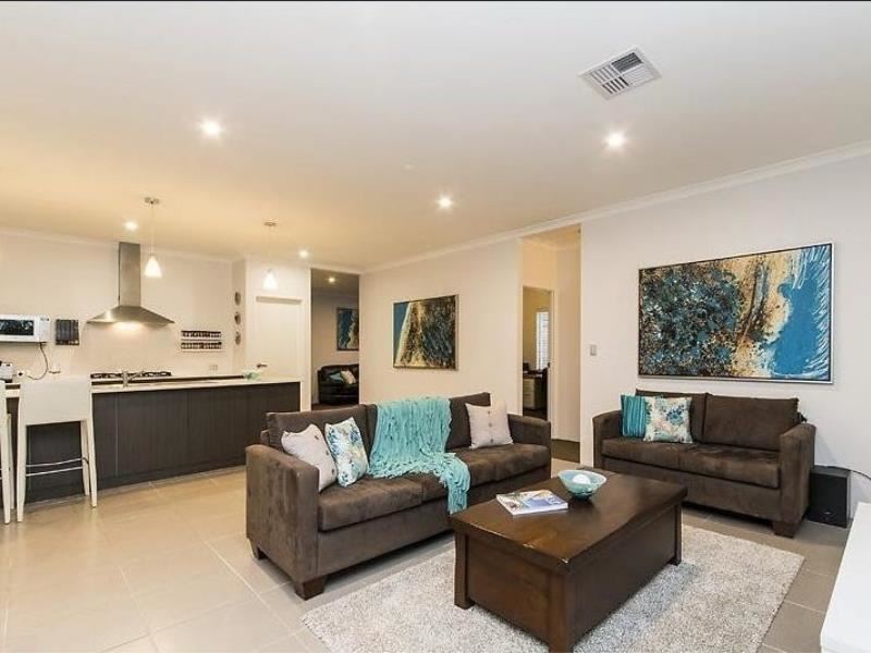 15 Domina Turn, Caversham