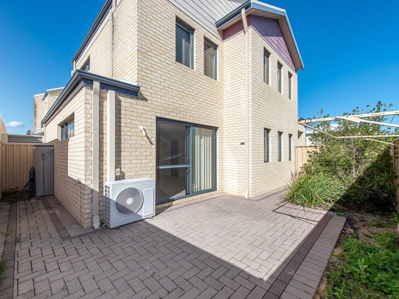 3/67 Aquaviva Circle, Viveash