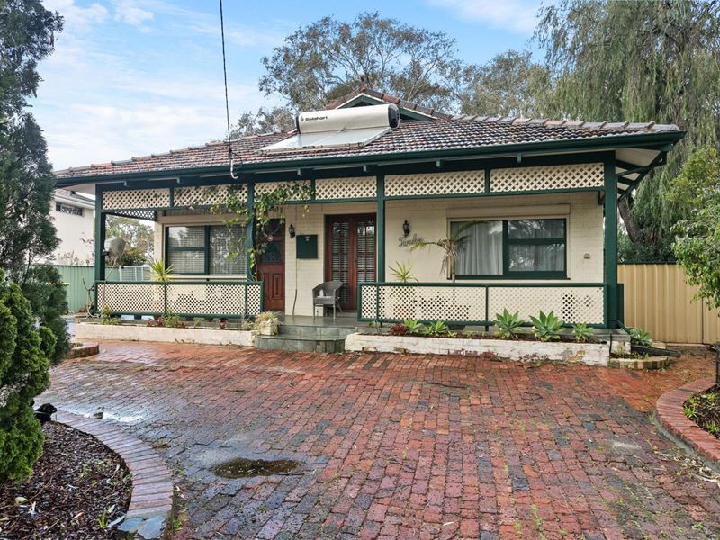 12 Finch Way, Mount Claremont