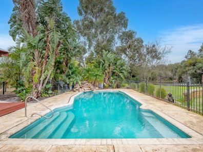 70 Watson Drive, Barragup WA 6209