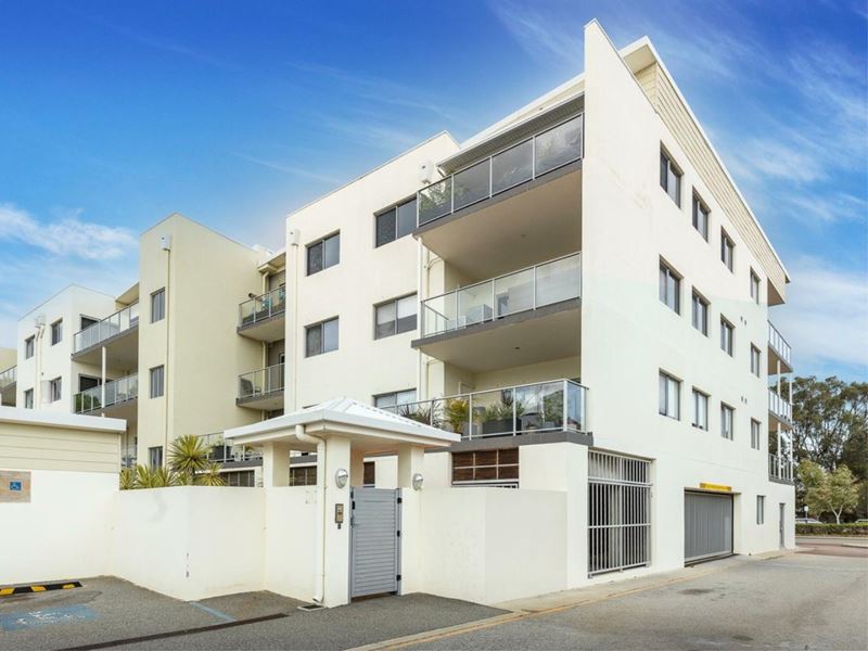 U 16/88 Lakeside Drive, Joondalup