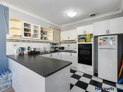 8 Lindway Street, Balga WA 6061