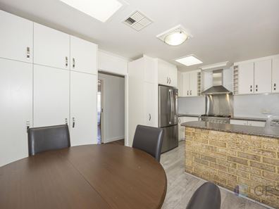 15 Amberton Avenue, Girrawheen WA 6064