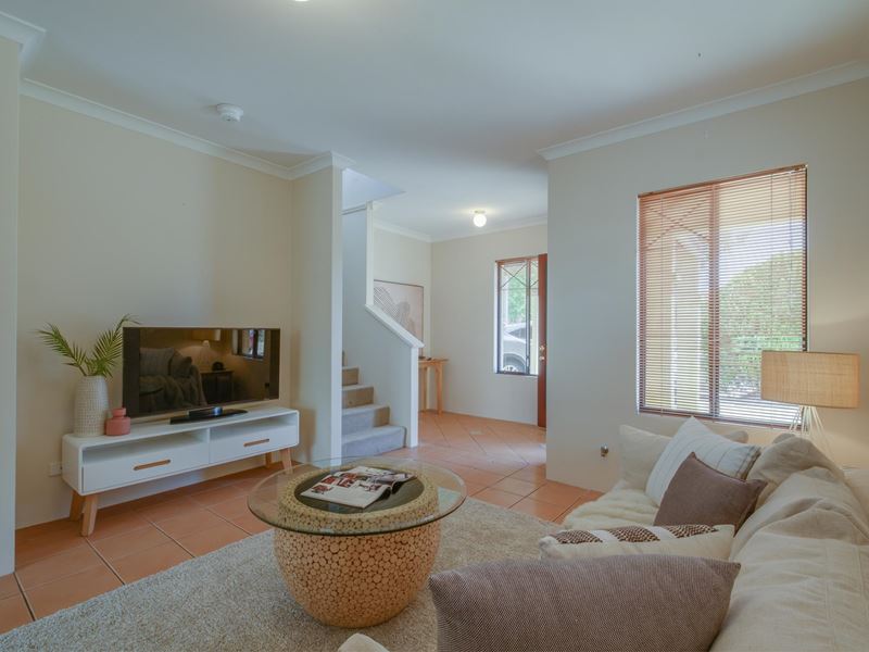 298B Harborne Street, Glendalough WA 6016