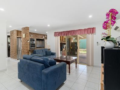 8 Twining Pl, Mirrabooka WA 6061