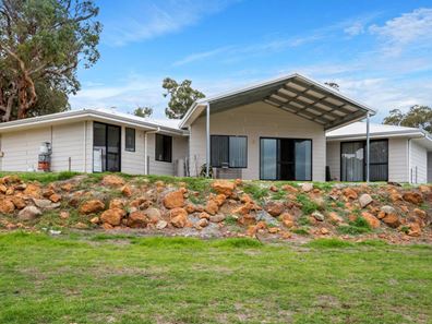 122 Cook Road, Bakers Hill WA 6562