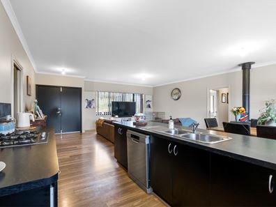 122 Cook Road, Bakers Hill WA 6562
