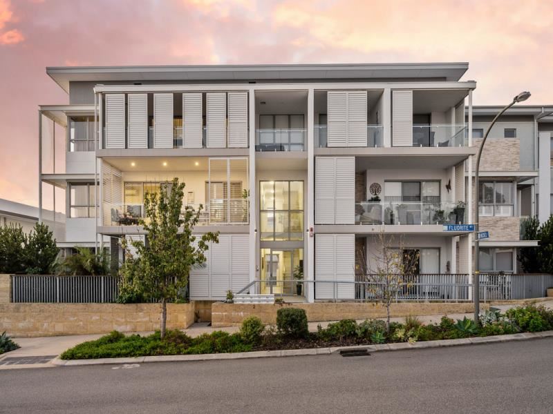 4/2 Fluorite Way, Carine