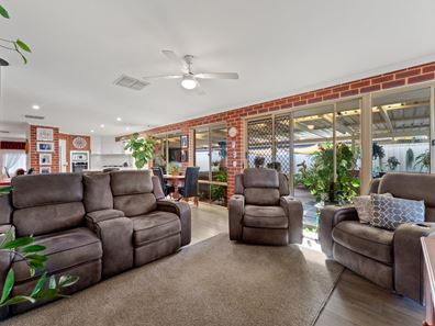 31 Sunningdale Circle, Cooloongup WA 6168