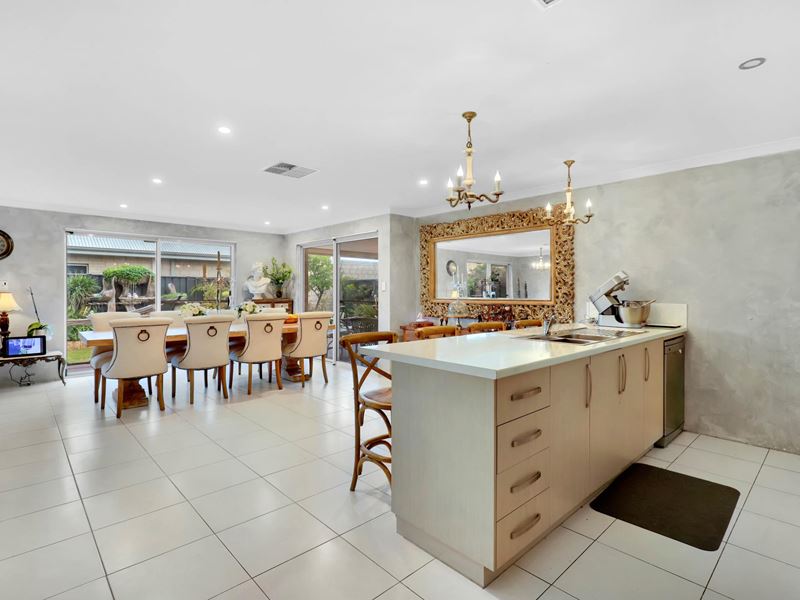 18 Willowdale Promenade, Piara Waters