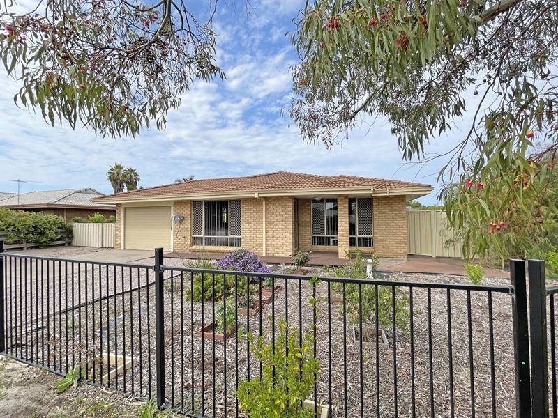 2 Kalari Place, Sinclair