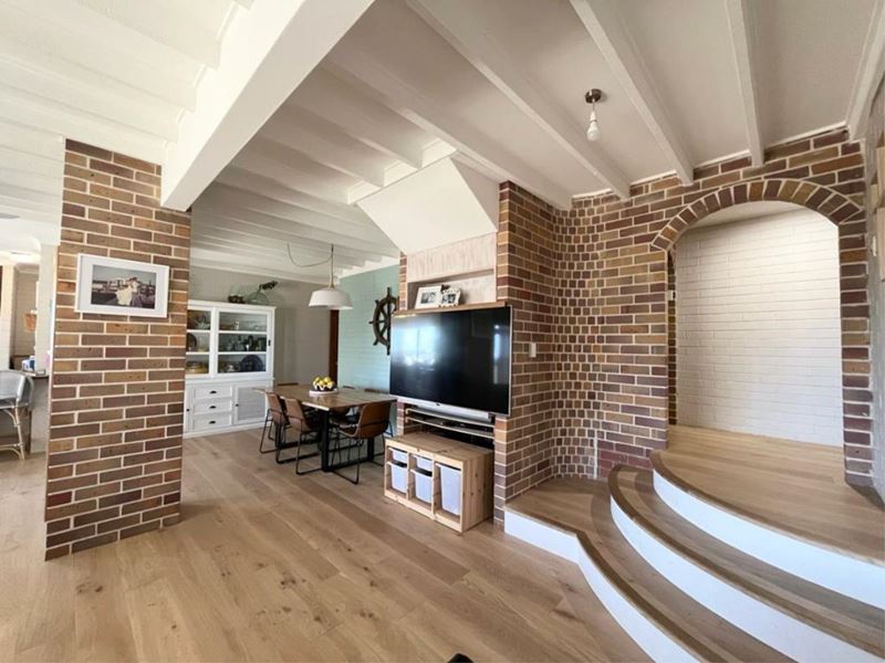 5 Lawson Place, Tarcoola Beach